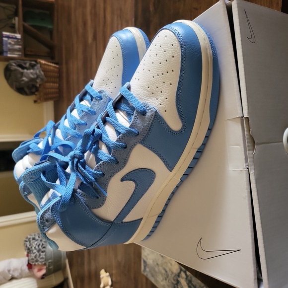 Nike Custom UNC Dunks - Picture 2 of 5